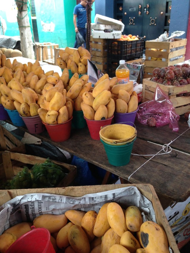 Ataulfo mangos